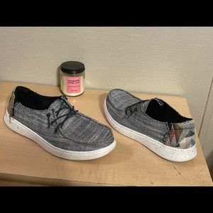 Womens brand new size 11 bobs